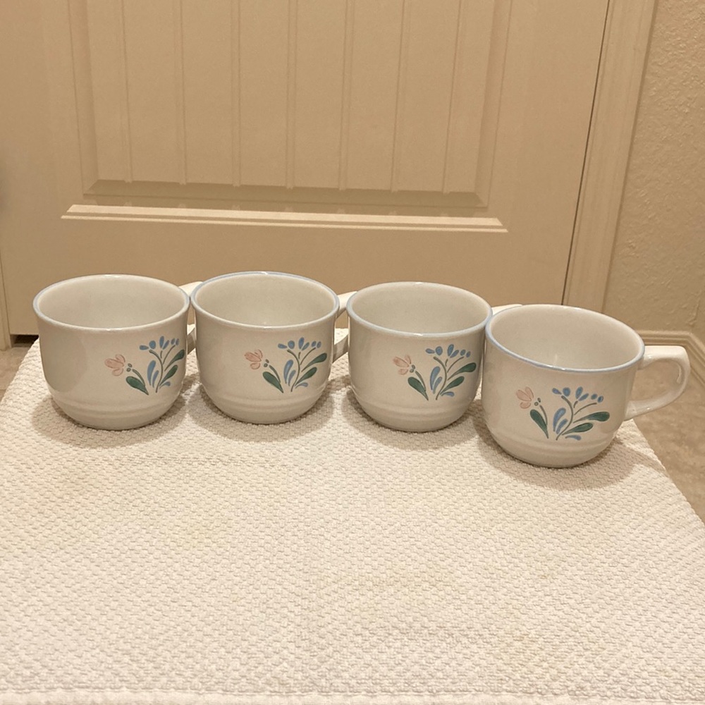 FASCINO Retro Stoneware Cups Mug White with Floral Design Made in Japan Set of 4